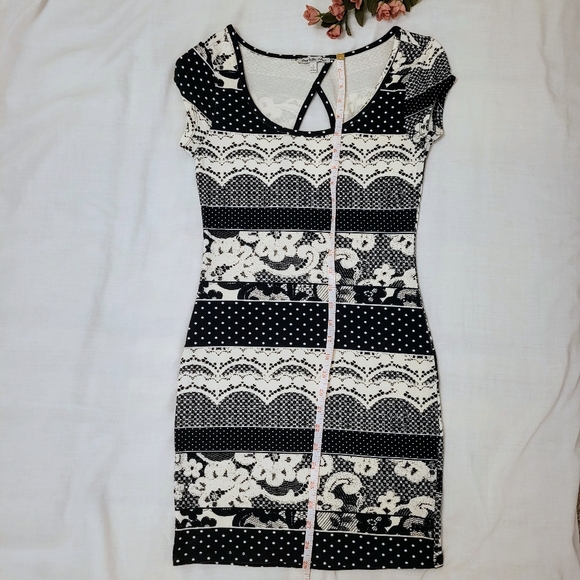 HP🎉 S Charlotte Russe - Bodycon printed dress b&w - Picture 9 of 14